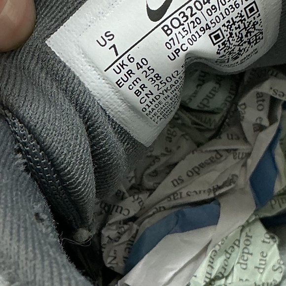 Nike Gray Men's Shoes - Picture 2 of 6